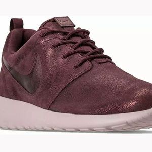 Women'sNike Roshe Premium Casual Metallic Mahogany